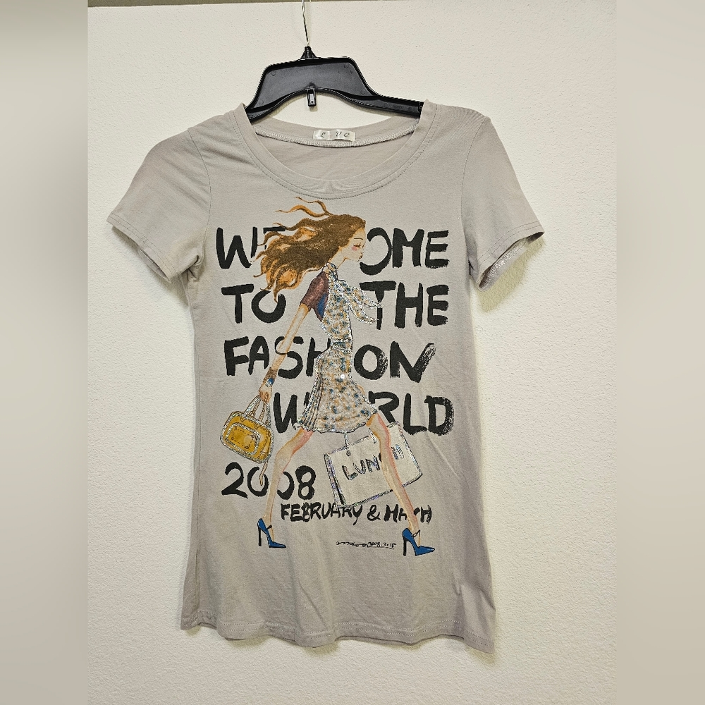 Grey short sleeve shirt